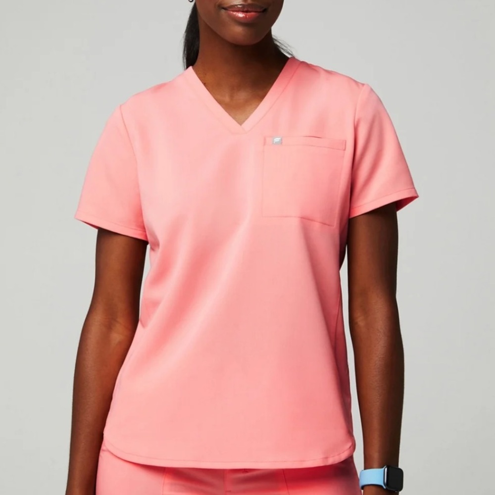 Fabletics Vital 1 Pocket Scrub Top